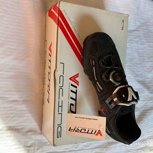 Vittoria Mens Black Silver Cycling Shoes Size 39 US Size 7